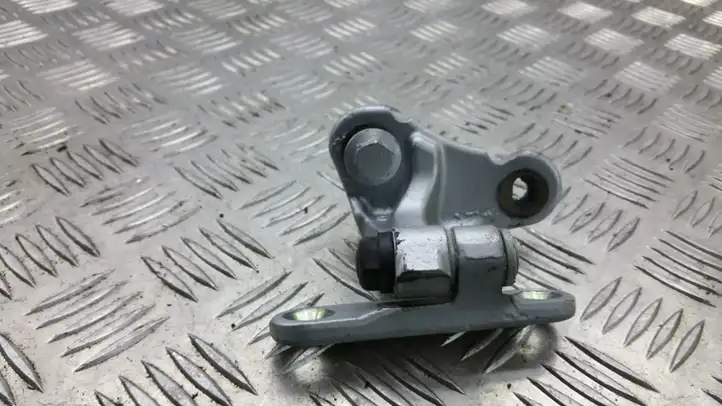 Mercedes-Benz ML W164 (2005 - 2011)   Верхняя петля передней двери