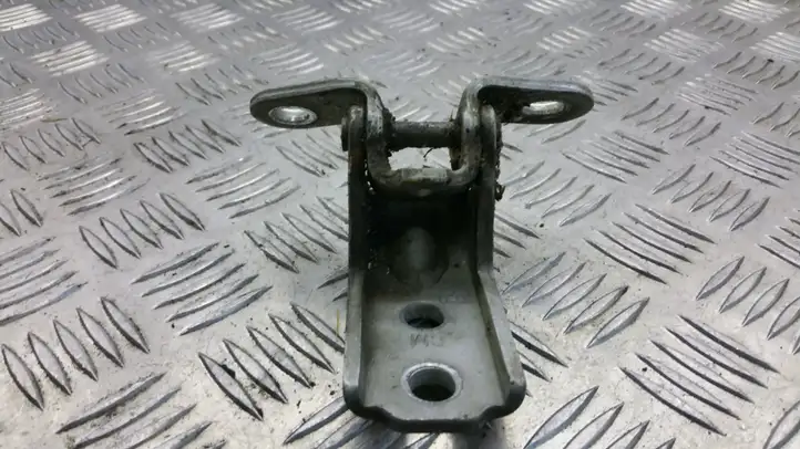 Hyundai Santa Fe (2005 - 2009)   Нижняя петля передней двери