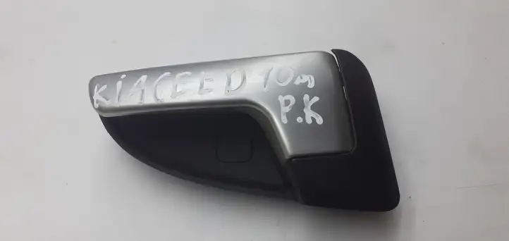 Kia Ceed (2010 - 2012) 826111H000 Внутренняя ручка двери — фото 1
