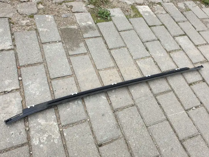 Kia Ceed (2010 - 2012) Накладка стекла задней двери — фото 2
