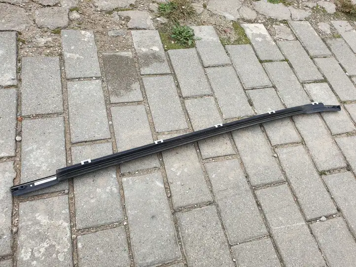 Kia Ceed (2010 - 2012) Накладка стекла задней двери — фото 3