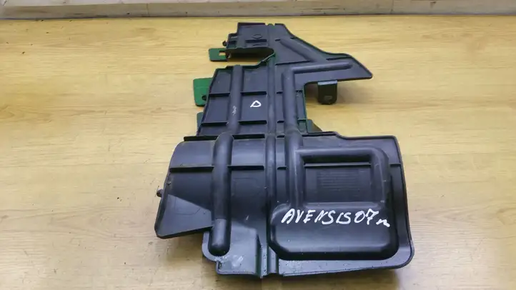 Toyota Avensis T250 (2006 - 2009)  5329305060 Устройство (устройства) для отвода воздуха