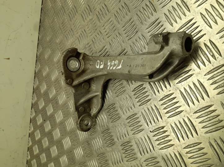 548500961R Nissan Juke II F16 EGR aušintuvo kronšteinas