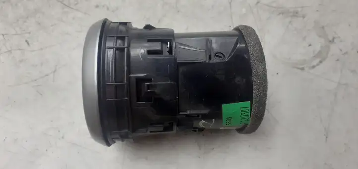 Nissan Qashqai (2006 - 2010) 68760JD10A Боковой воздушный дефлектор — фото 2