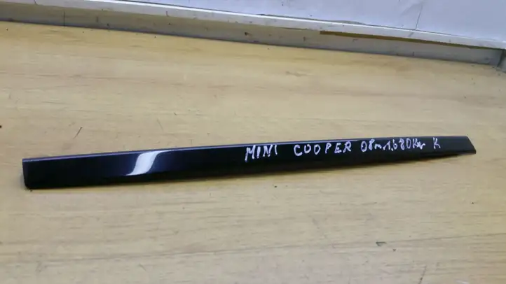 Mini One Cooper Coupe R56 (2004 - 2014) 7146099 Облицовка заднего бокового стекла — фото 1