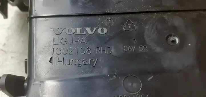 Volvo S60 (2010 - 2013) 1302138 Центральный воздушный дефлектор — фото 2
