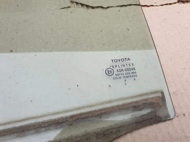 Toyota Avensis T250 (2006 - 2009) Стекло задней двери — фото 2