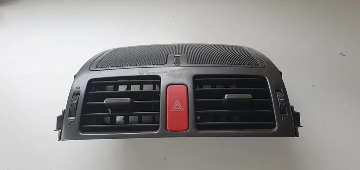 Toyota Auris 150 (2006 - 2012) Центральный воздушный дефлектор — фото 3