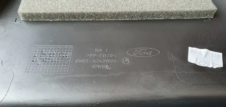 Ford Focus (2011 - 2015) Средняя стойка кузова (B) — фото 2