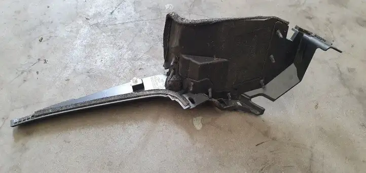 Honda Jazz (2008 - 2014) Накладка стоек лобового стекла — фото 4