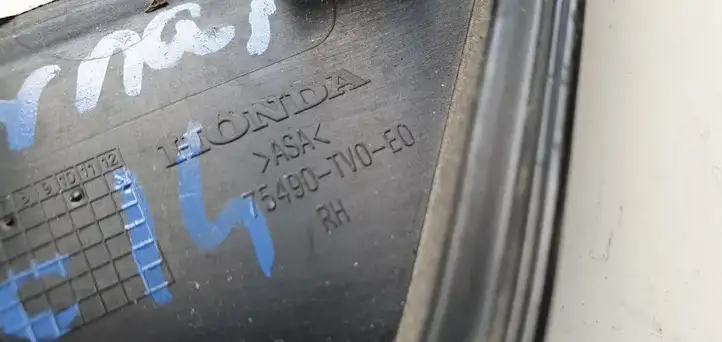Honda Civic IX (2011 - 2017) Накладка стекла передней двери — фото 4