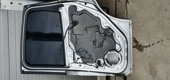 Ford C-MAX II (2010 - 2015) Задняя дверь — фото 3