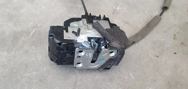 Nissan Leaf I (ZE0) (2010 - 2017) Замок задней двери — фото 3