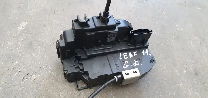 Nissan Leaf I (ZE0) (2010 - 2017) Замок задней двери — фото 4
