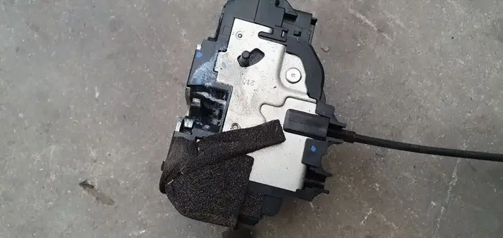 Nissan Leaf I (ZE0) (2010 - 2017) Замок задней двери — фото 5