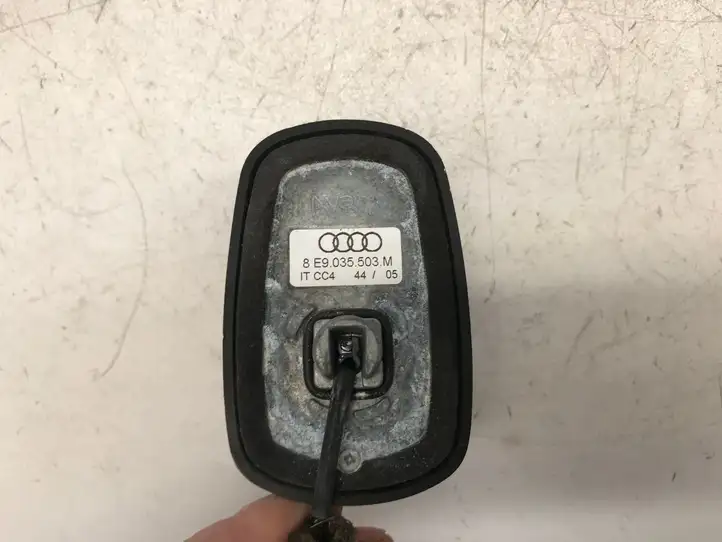 Audi A4 S4 B7 8E 8H (2004 - 2009) 8E9035503M GPS антенна — фото 3