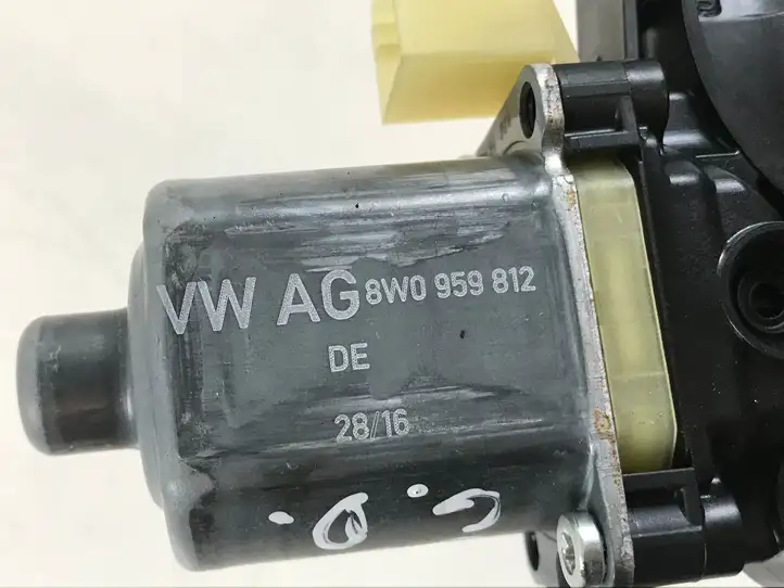 Audi A4 S4 B9 (2015 - 2019) 8W0959812DE Стеклоподъемник задней двери — фото 3