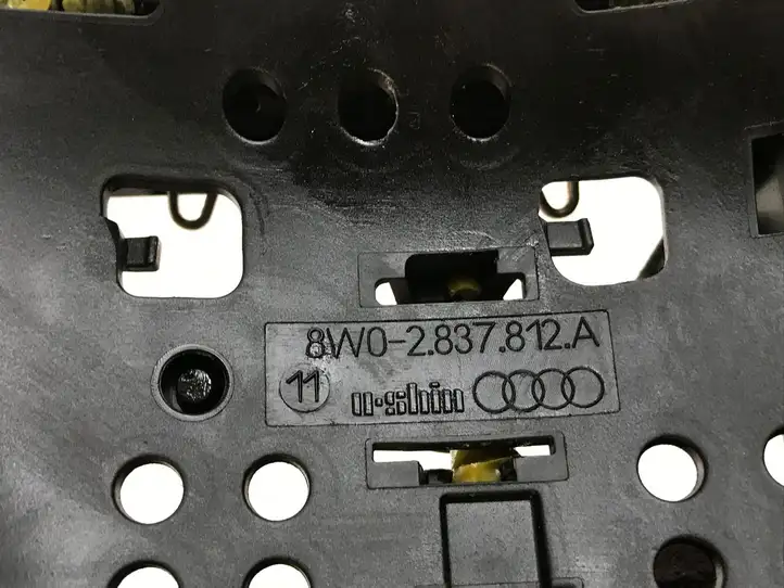 Audi A4 S4 B9 (2015 - 2019) 8W0837812A Крепление наружной ручки задней двери — фото 3