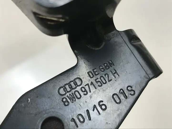 Audi A4 S4 B9 (2015 - 2019) 8W0971502H Прочие детали моторного отсека — фото 3