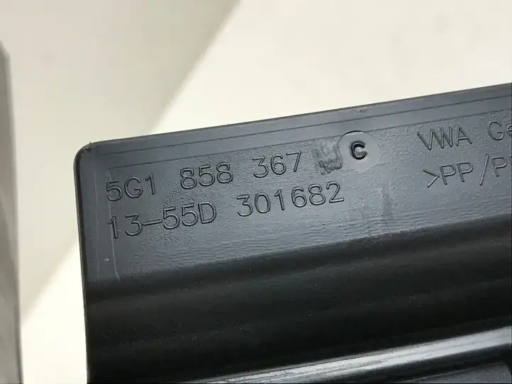 Volkswagen Golf VII (2013 - 2019) 5G1858367C Нижняя отделка панели приборов — фото 3