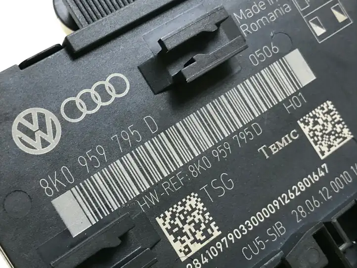 Audi A4 S4 B8 8K (2011 - 2015) 8K0959795D Блок управления дверью — фото 3