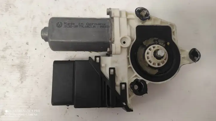 Volkswagen Golf IV (1998 - 2005) 9776101438201 Стеклоподъемник задней двери — фото 1