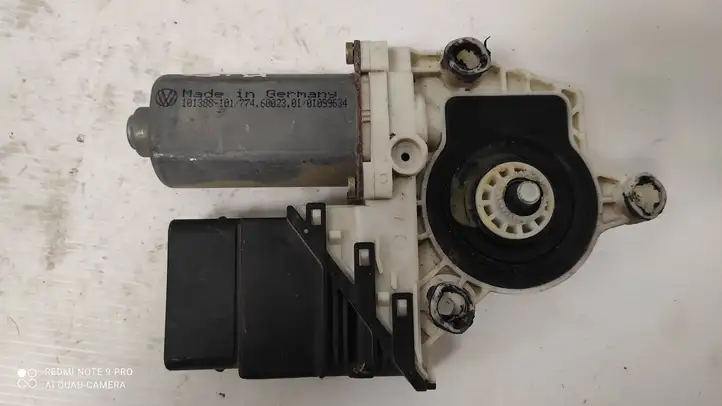 Volkswagen Golf IV (1998 - 2005) 9776101438203 Стеклоподъемник задней двери — фото 1