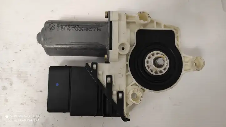 Volkswagen Golf IV (1998 - 2005) 9776105407301 Стеклоподъемник задней двери — фото 1