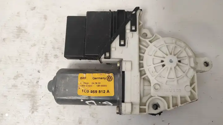 Volkswagen Bora (1998 - 2005) 9776105407301 Стеклоподъемник задней двери — фото 4