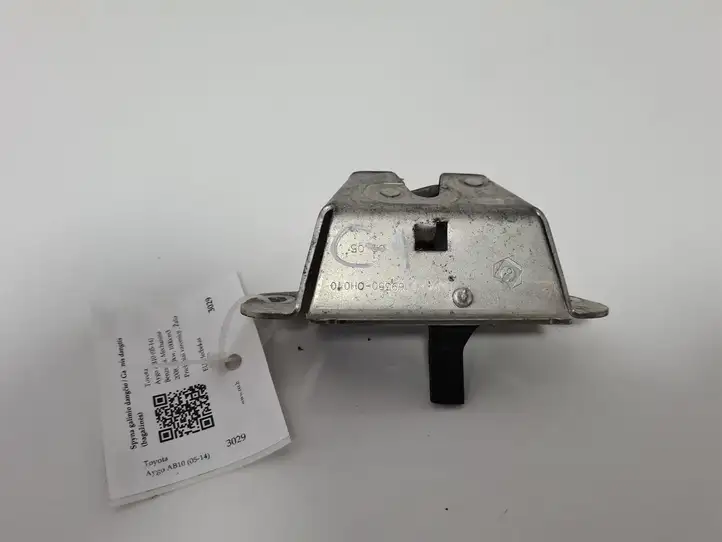 Toyota Aygo AB10 (2005 - 2008) 693500H010 Замок крышки багажника — фото 1