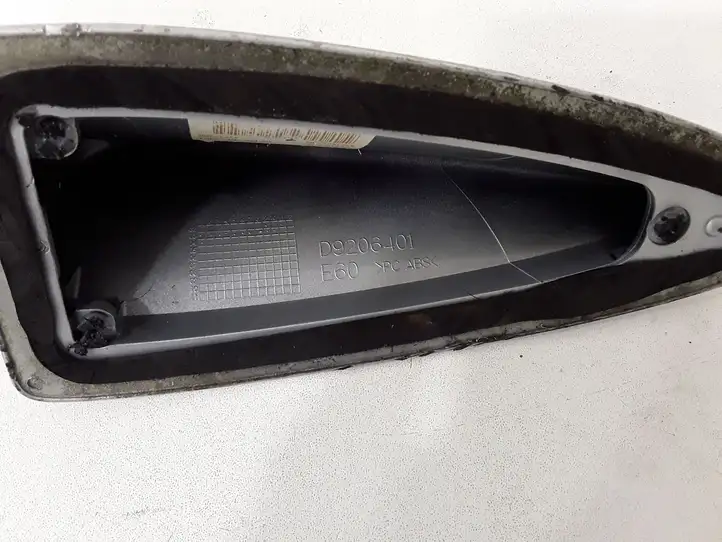 BMW 5 E60 E61 (2004 - 2010) D9206401 Крышка GPS-антенны — фото 2