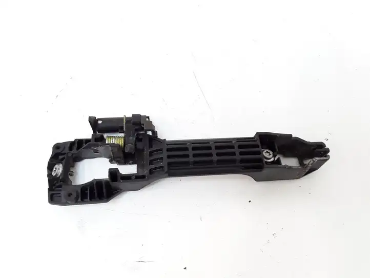 Toyota Corolla Verso AR10 (2004 - 2009) 242303 Крепление наружной ручки передней двери — фото 2