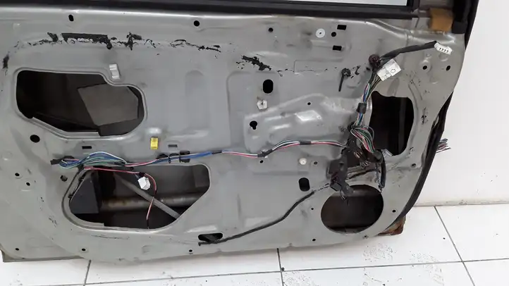 Toyota Avensis T250 (2003 - 2006) Дверь — фото 6