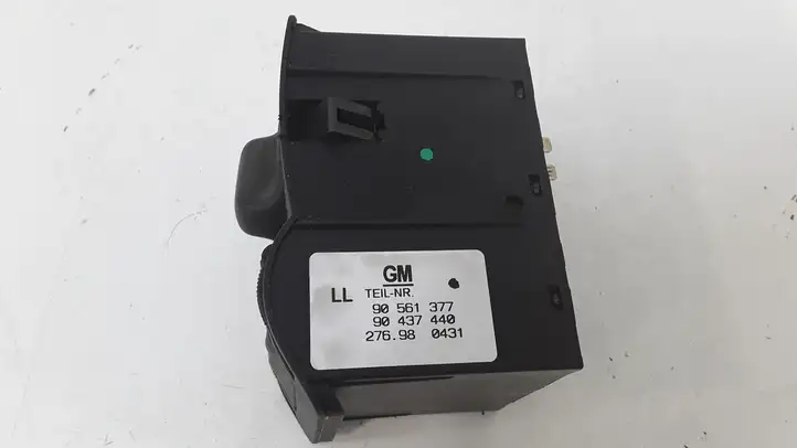 Opel Astra G (1998 - 2004) 90561377 Включатель фонарей — фото 3