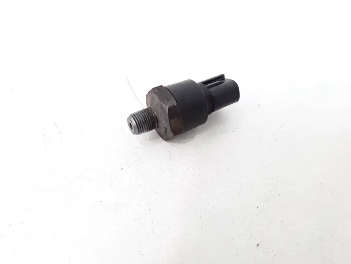 Toyota Avensis T250 (2006 - 2009) Датчик давления масла двигателя — фото 1