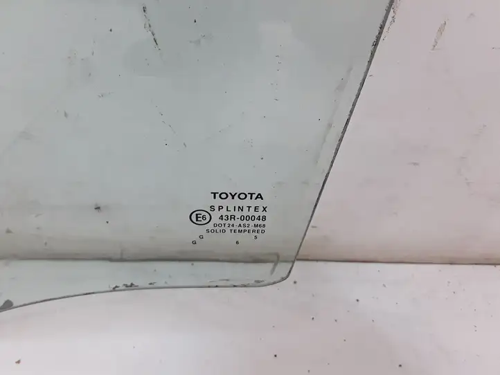 Toyota Corolla E120 E130 (2004 - 2007) Стекло задней двери — фото 2