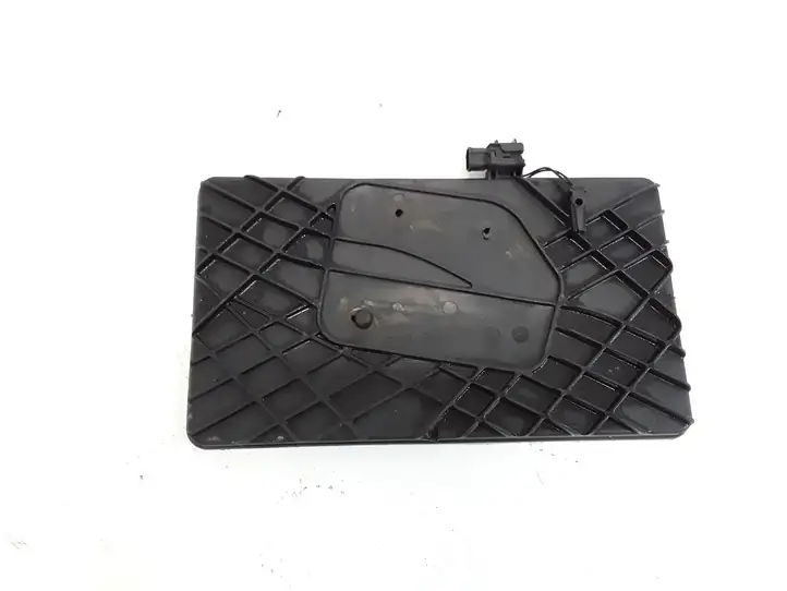 Toyota Corolla Verso AR10 (2004 - 2009) 744310F010 Площадка аккумулятора — фото 2