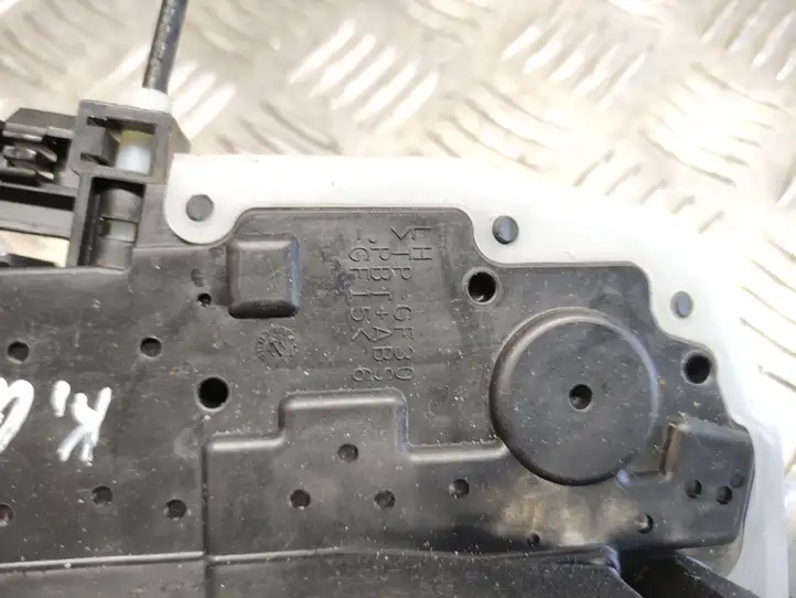 Nissan Juke I F15 (2010 - 2018) G1014520 Замок задней двери — фото 3