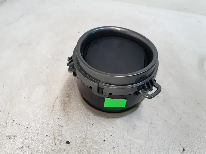 Toyota Yaris (2014 - 2019) 20477 Боковой воздушный дефлектор — фото 3