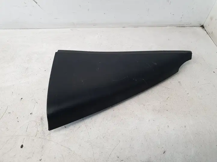 Toyota Yaris (2014 - 2019) 676740D030 Накладка стекла задней двери — фото 1