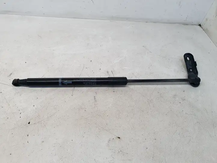 Toyota Yaris (2014 - 2019) 689600W641 Амортизатор крышки багажника — фото 1
