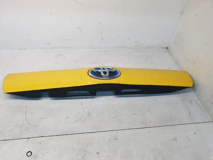 Toyota Prius+ (ZVW40) (2011 - 2018) 7680147140 Подсветка номера — фото 1
