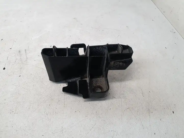 Toyota Yaris (2014 - 2019) 521550D100 Кронштейн заднего бампера — фото 1