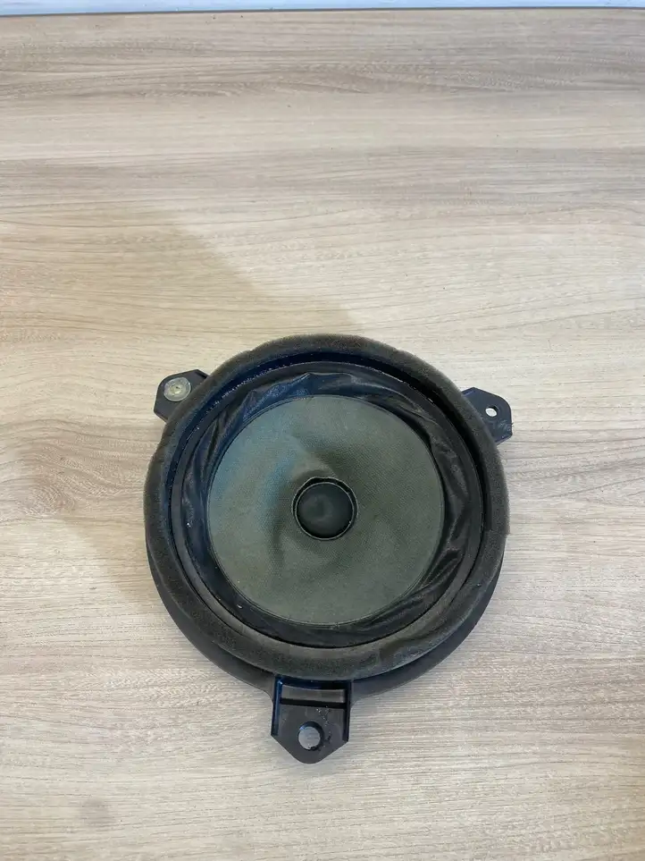 Toyota Yaris (2014 - 2019) 861600D370 Динамики задних дверей — фото 1