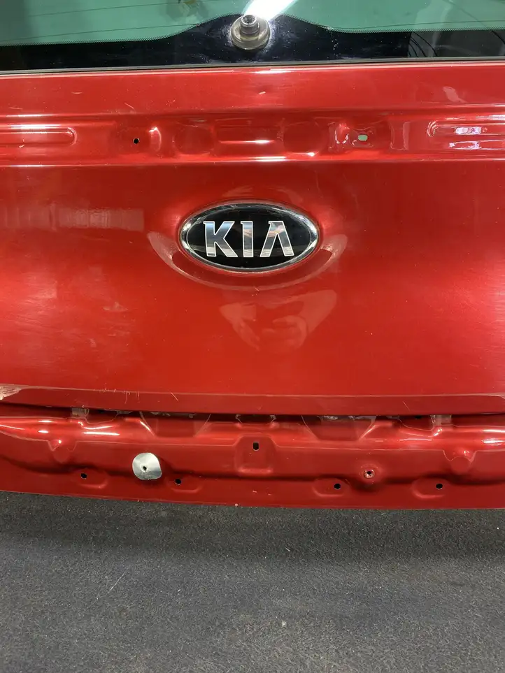 Kia Sportage (2016 - 2018) Крышка багажника — фото 17
