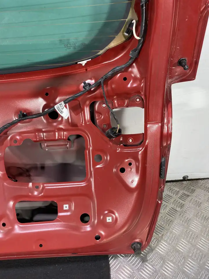 Kia Sportage (2016 - 2018) Крышка багажника — фото 20