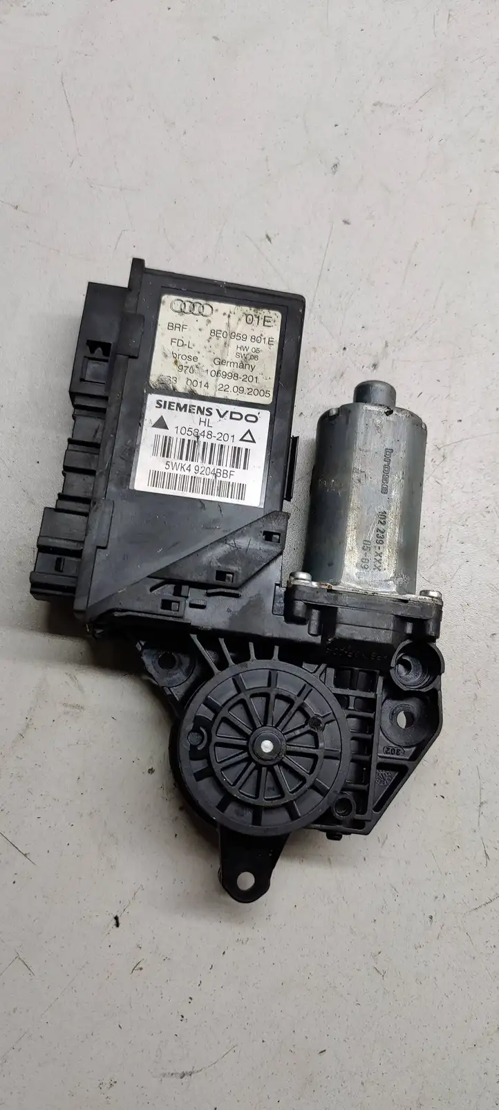 Audi A4 S4 B7 8E 8H (2004 - 2009) 8e0959801E Стеклоподъемник задней двери — фото 1