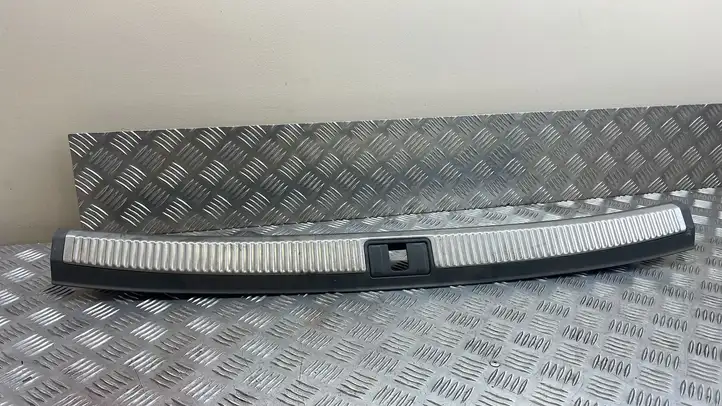 Audi A4 S4 B7 8E 8H (2004 - 2009) 8E9864483G Отделка порога багажника — фото 1