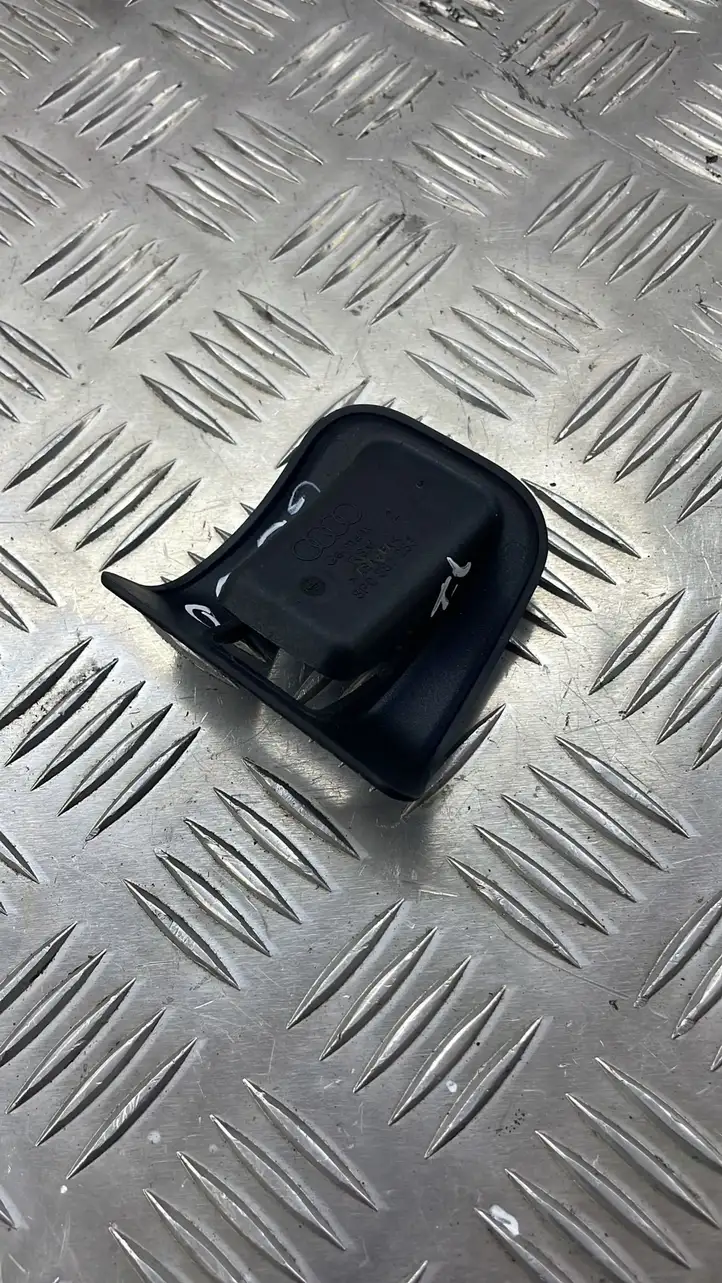 Audi A3/S3 8P (2004 - 2008) 8P0887233 Заглушка ISOFIX — фото 3