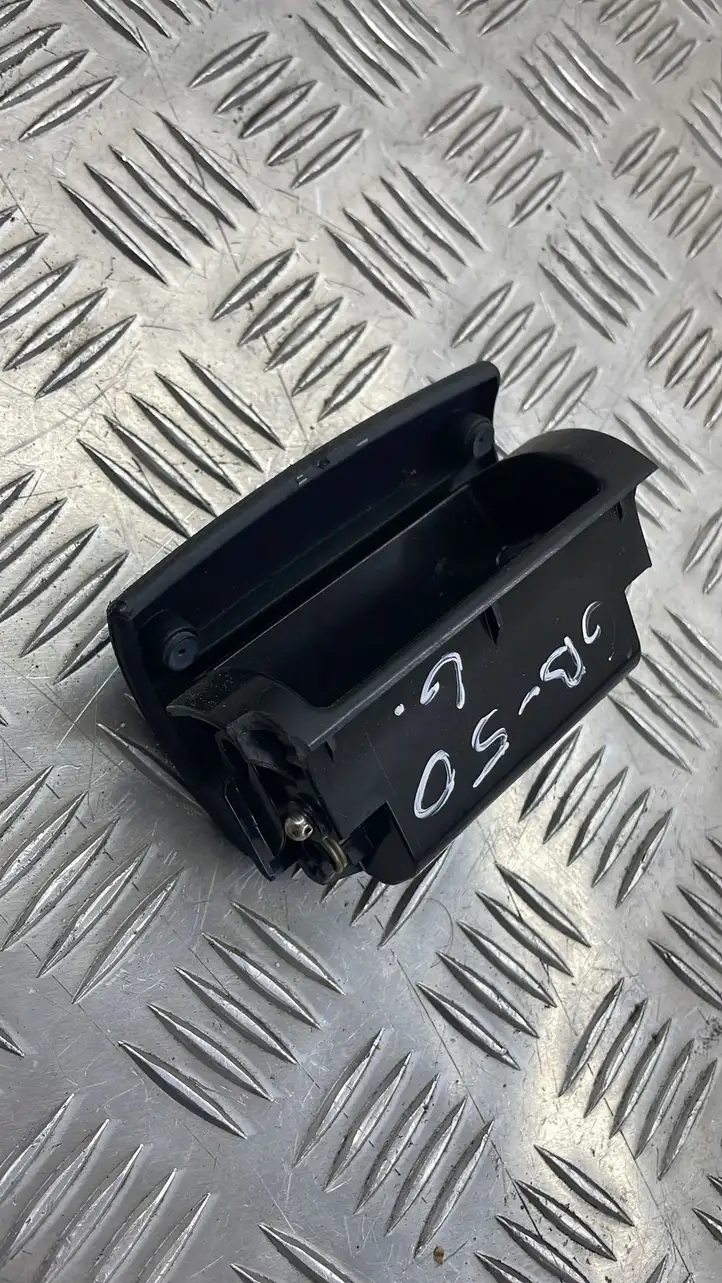 Audi A3/S3 8P (2004 - 2008) 8P0857961 Задняя пепельница — фото 4